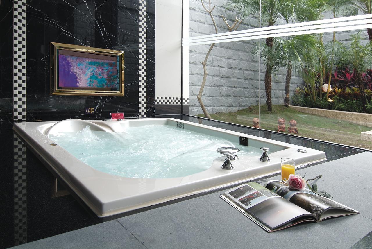 Q Motel精品旅館 Тученг Екстериор снимка