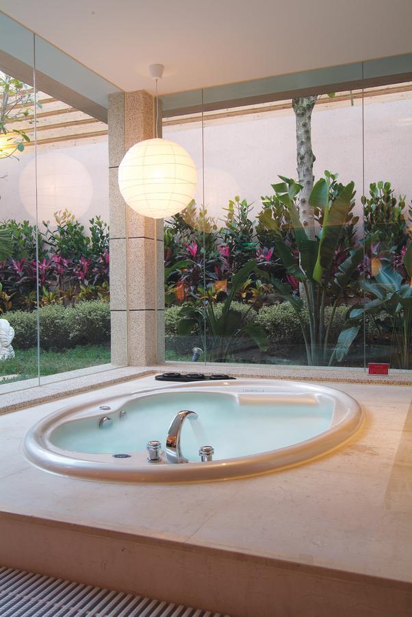 Q Motel精品旅館 Тученг Екстериор снимка