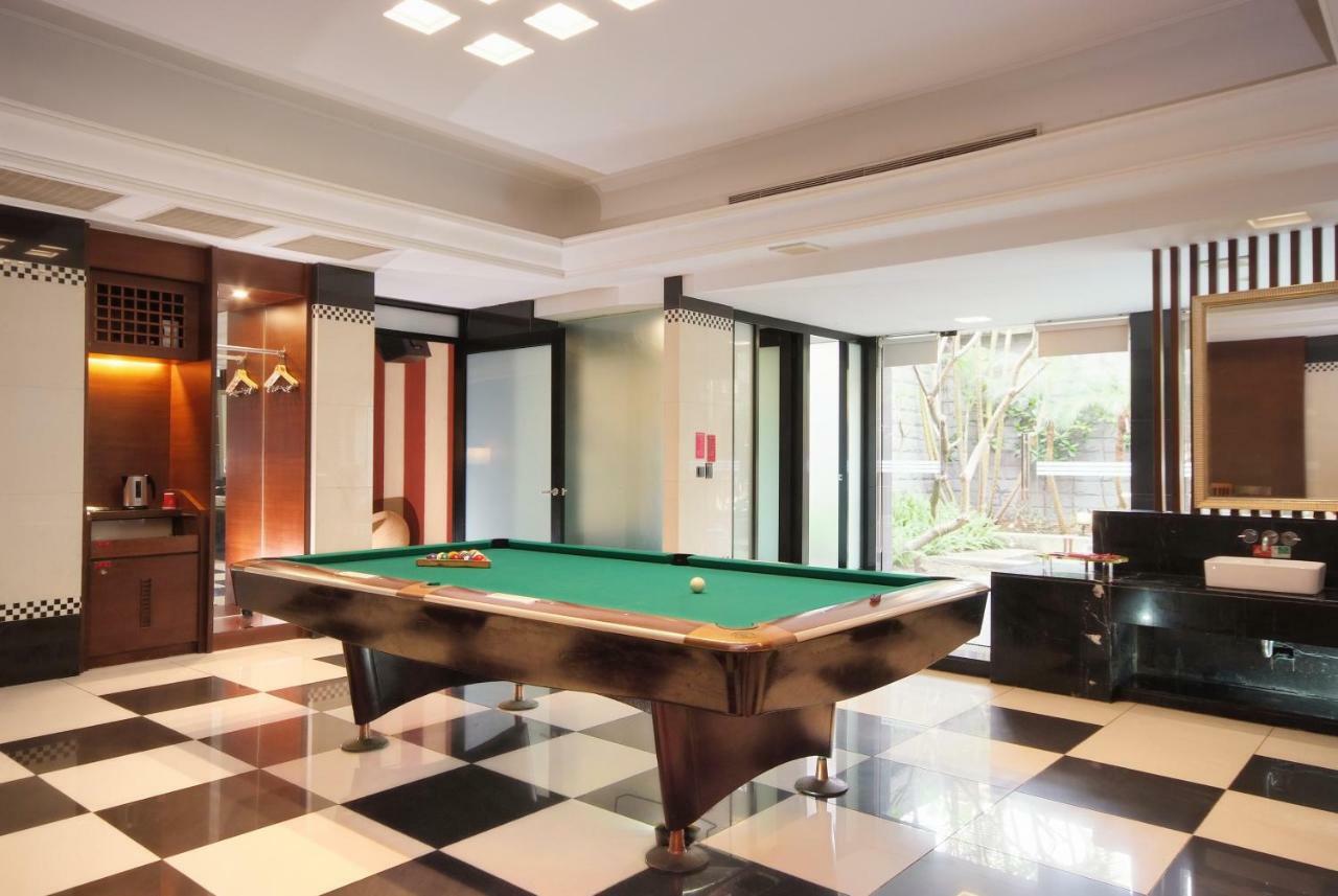 Q Motel精品旅館 Тученг Екстериор снимка