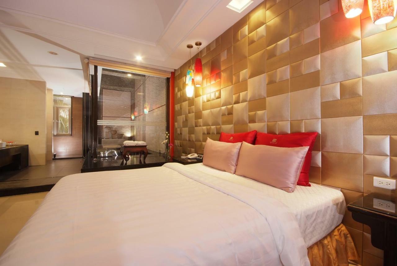 Q Motel精品旅館 Тученг Екстериор снимка