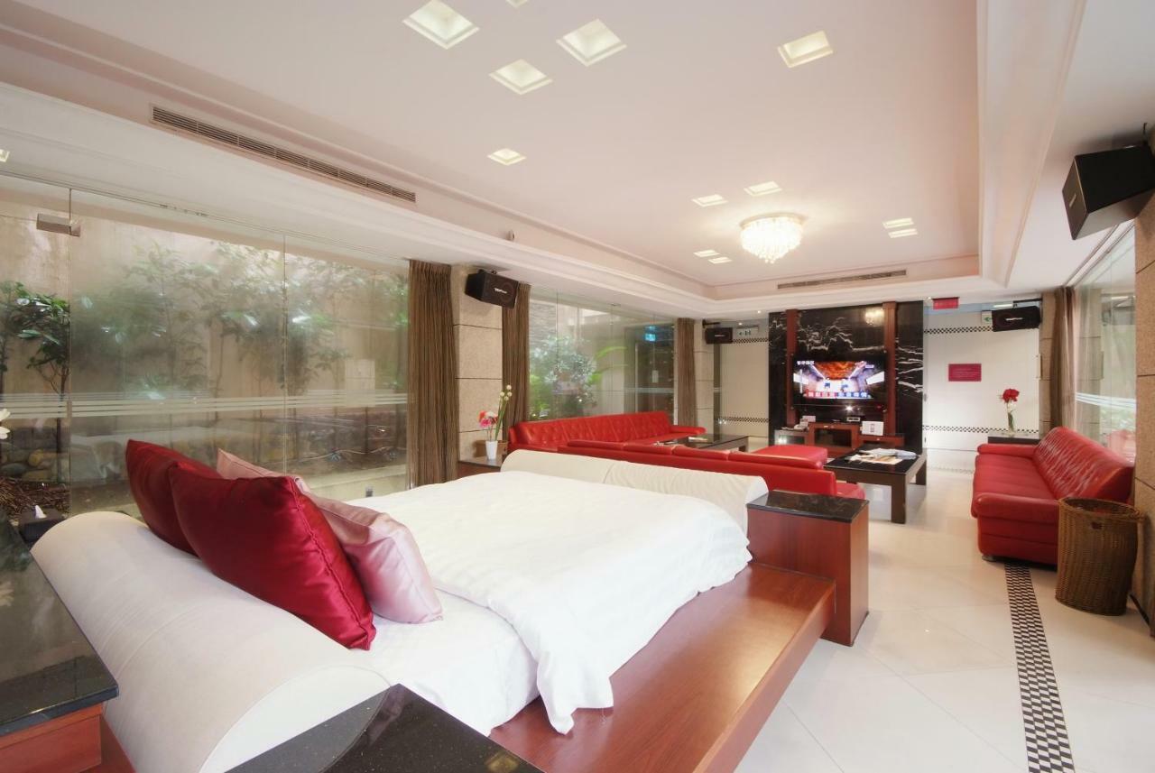 Q Motel精品旅館 Тученг Екстериор снимка